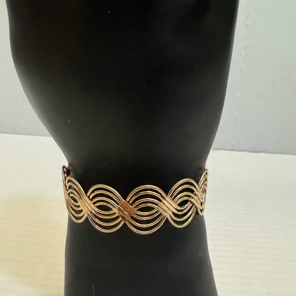 Plunder Bracelet (new) TIA - DECORATIVE GOLD CUFF BANGLE 7.5" ADJ (PPB1720)
